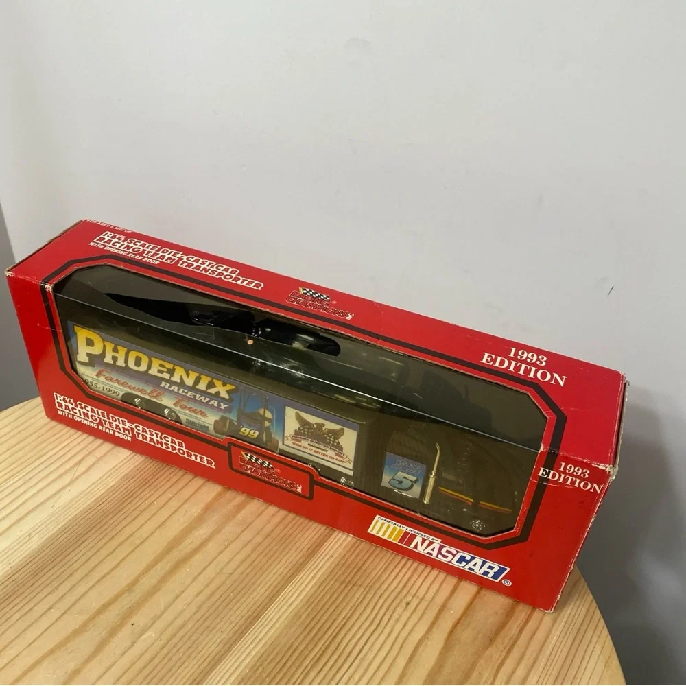 Racing Champions Phoenix Raceway 1993 NASCAR Racing Team Transporter 1:64